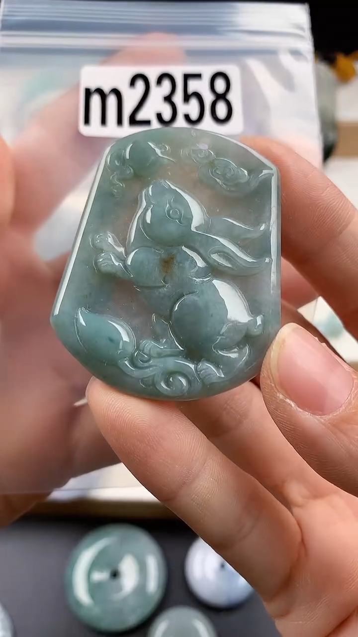 颈饰未镶嵌翡翠天然翡翠吊坠挂件