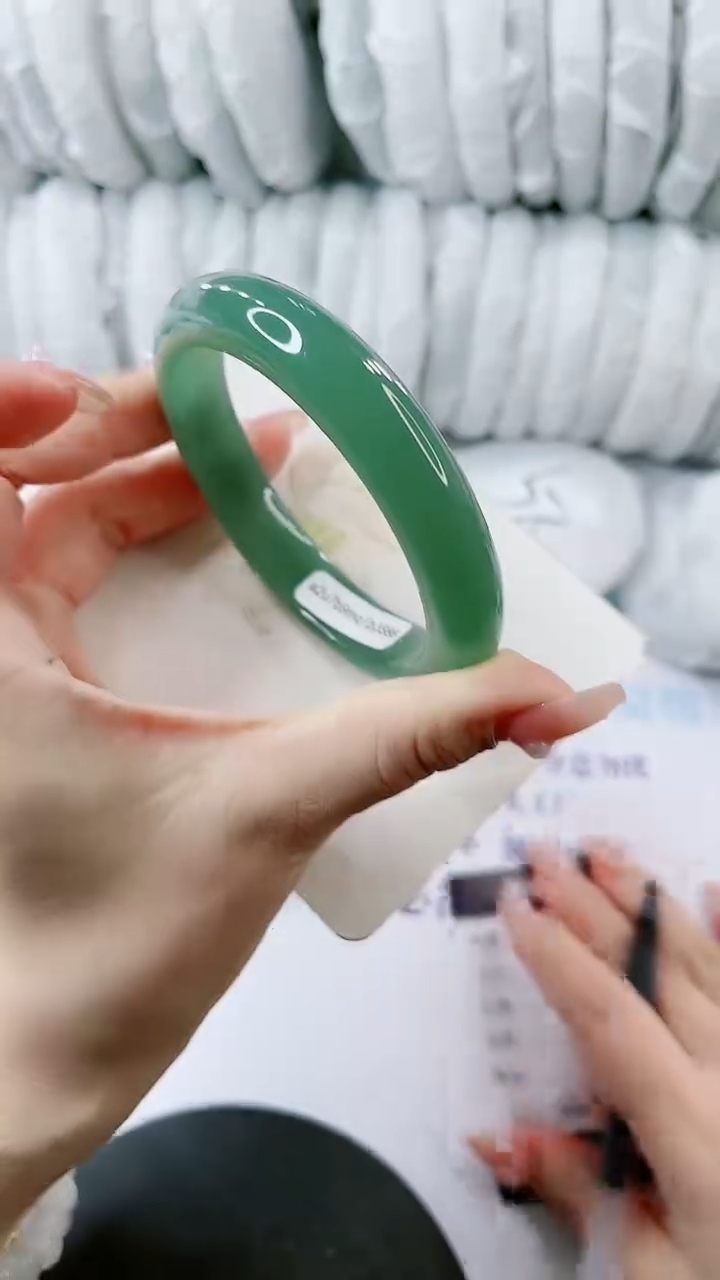 【闪购商品】石英质玉手镯未镶嵌0968072133-