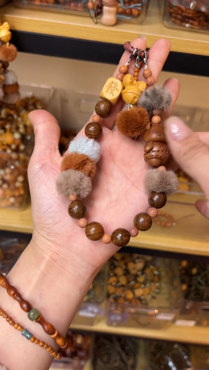 非洲檀香无事牌纸尿裤熊 手机挂