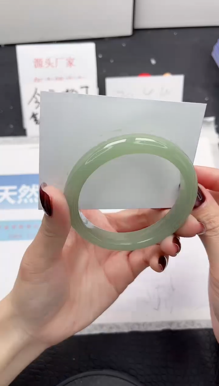 【闪购商品】石英质玉手镯未镶嵌259-59