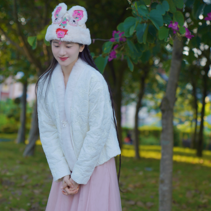 《珍珠》手摇绣花工艺外套/