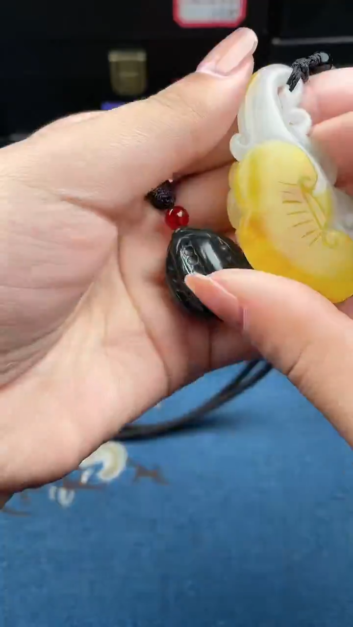 和田玉吊坠未镶嵌吊坠