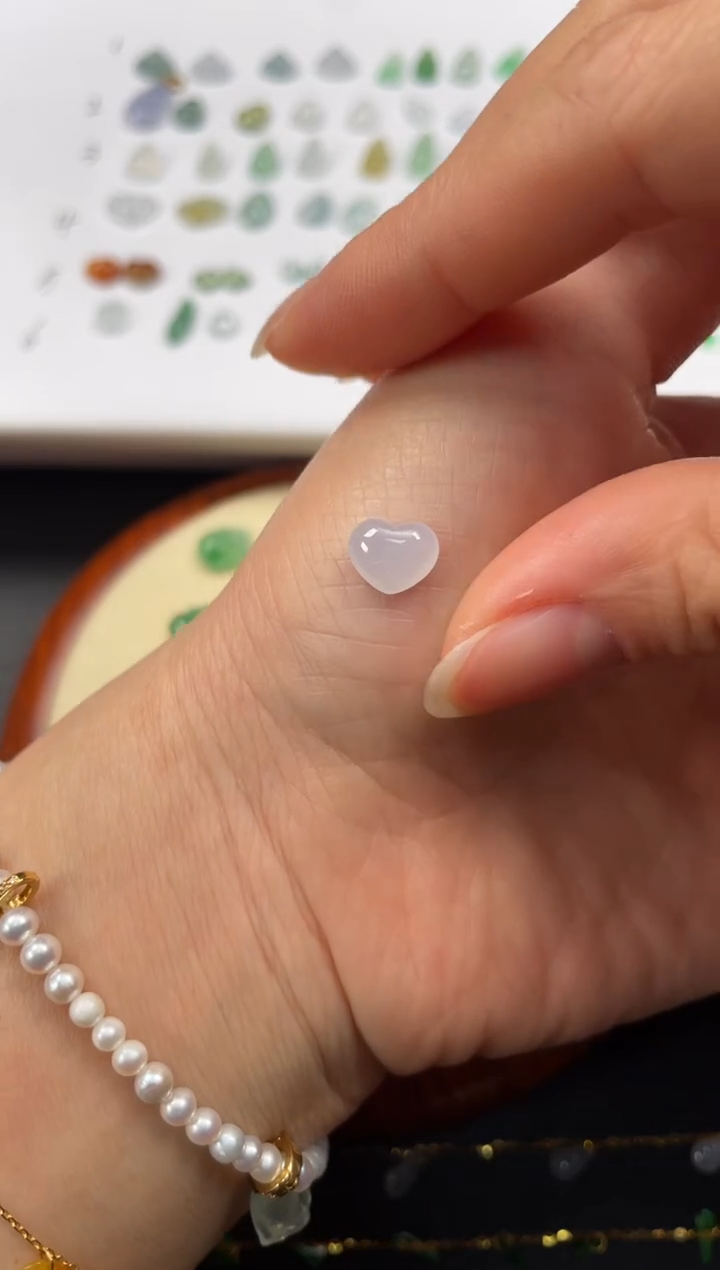 吊坠(不含链)18K金镶嵌翡翠一个JK439