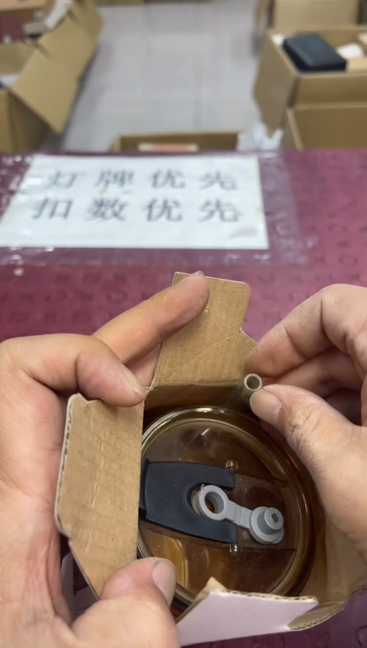 圆j****u默认微瑕，no退no换，介意勿拍