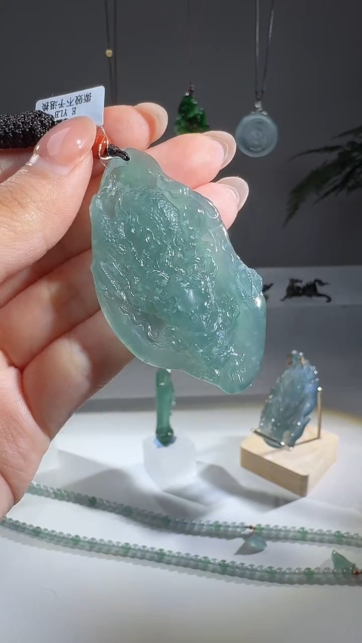 【闪购商品】翡翠颈饰未镶嵌天然A货翡翠龙牌