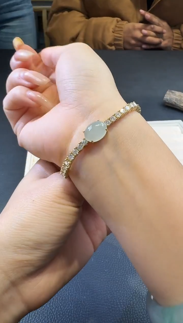 颈饰未镶嵌石英质玉0089954随机发仅一件