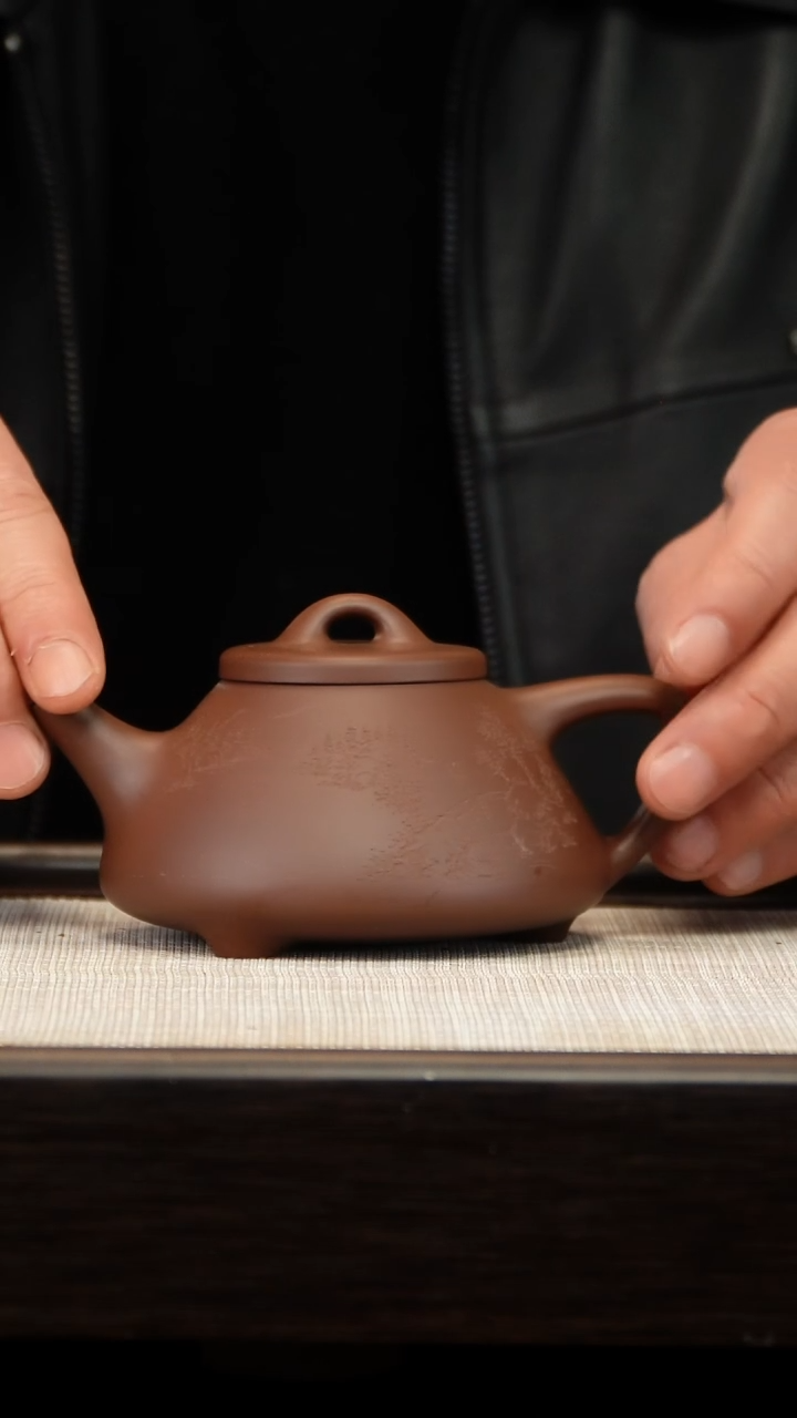 茶壶紫砂刻绘子冶