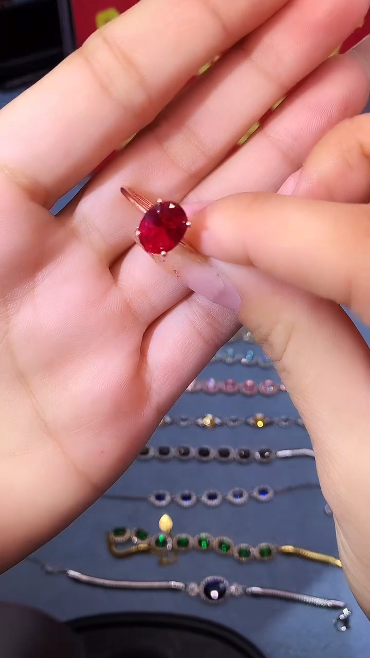 【闪购商品】红宝石耳饰银S925镶嵌1111