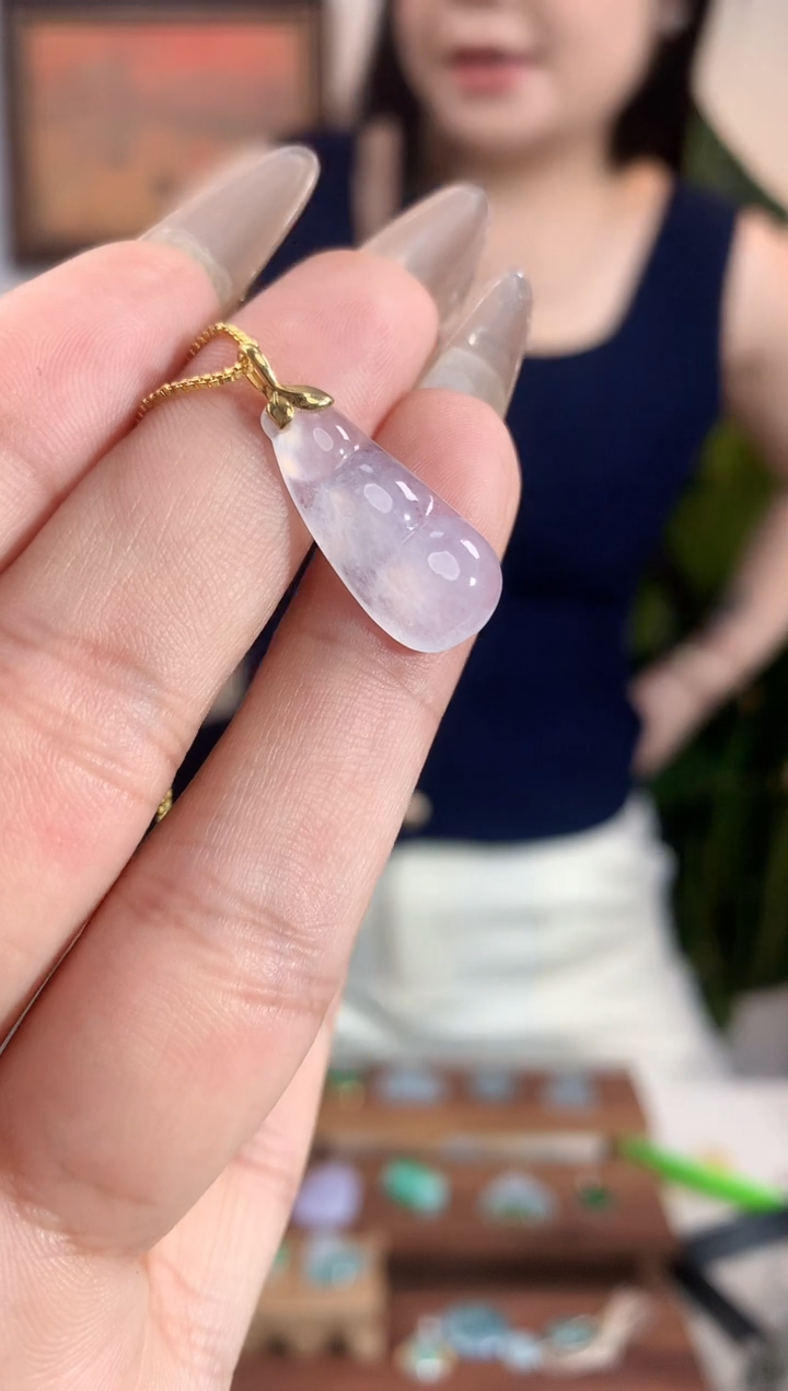 【闪购商品】翡翠吊坠(不含链)18K金镶嵌福豆