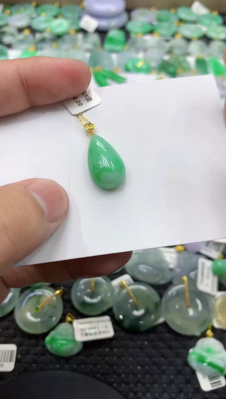 颈饰18K金镶嵌翡翠天然缅甸翡翠A货