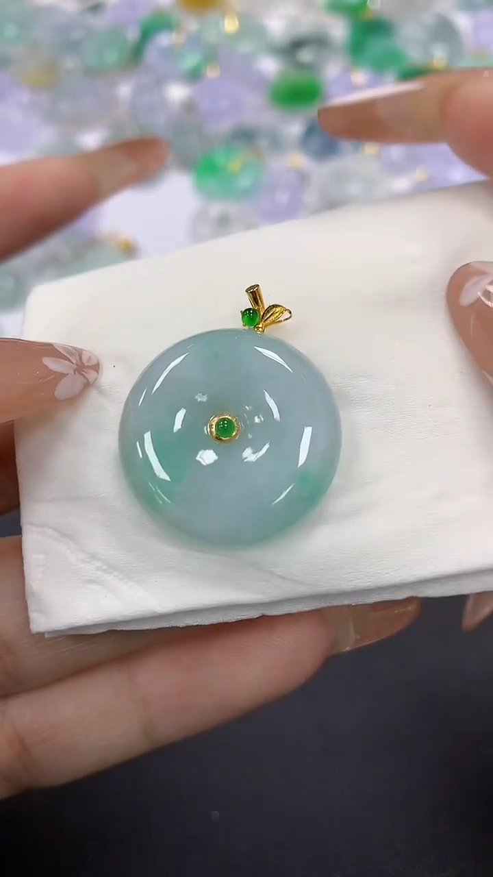 颈饰18K金镶嵌翡翠a货假一赔三支持复检百元上9元证书费自理