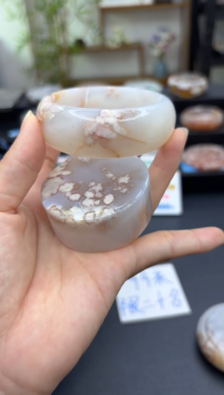 【闪购商品】石英质玉手镯未镶嵌C7(56圈赠送镯心)