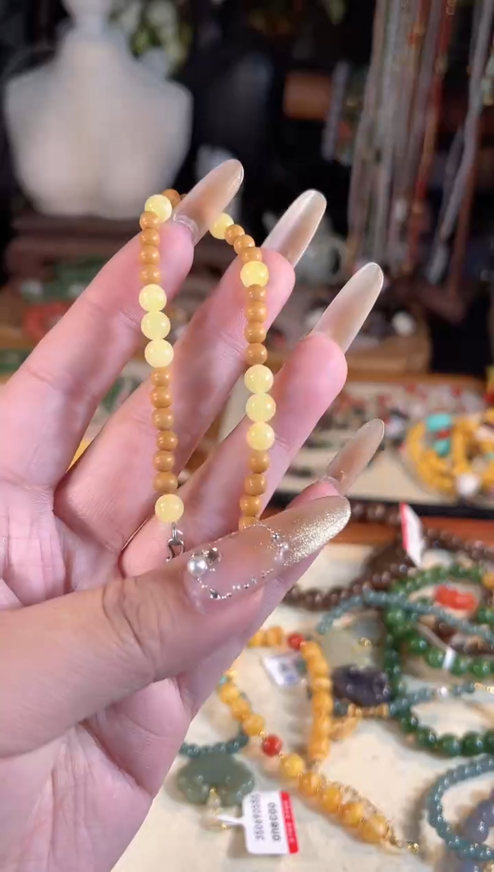 【闪购商品】蜜蜡手链未镶嵌多样性发货其一