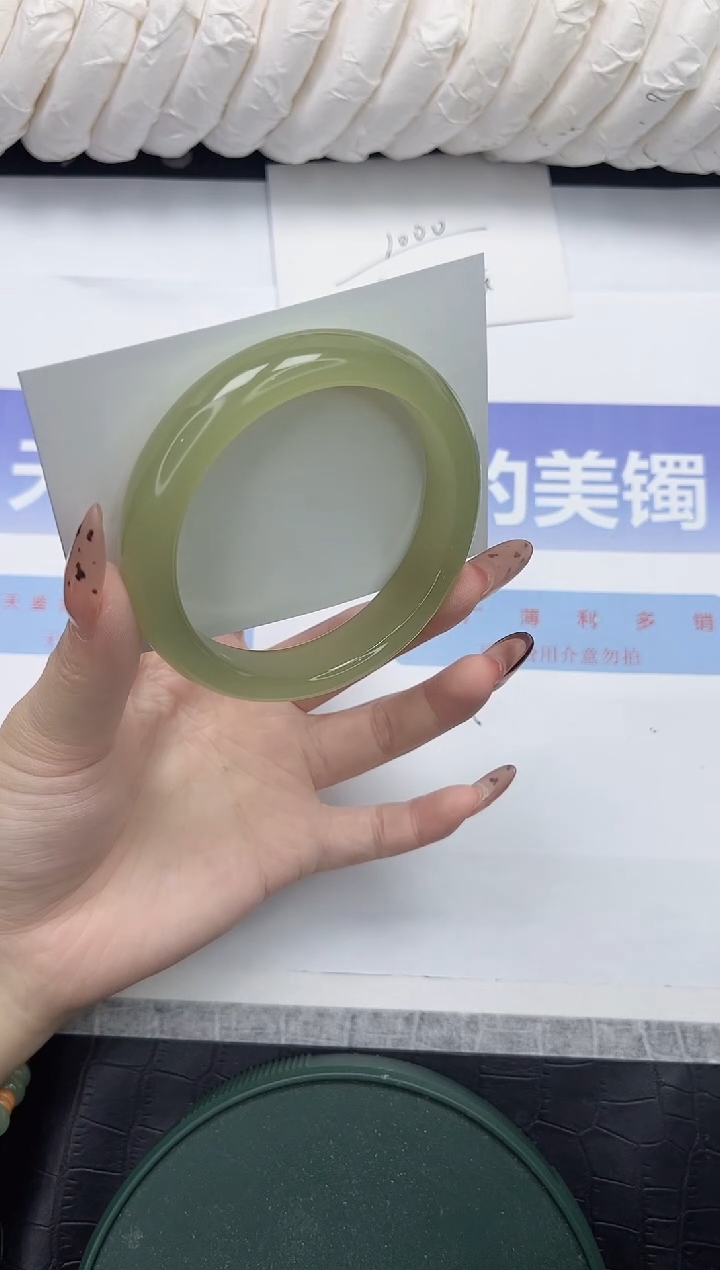 未镶嵌手镯石英质玉41-58.1