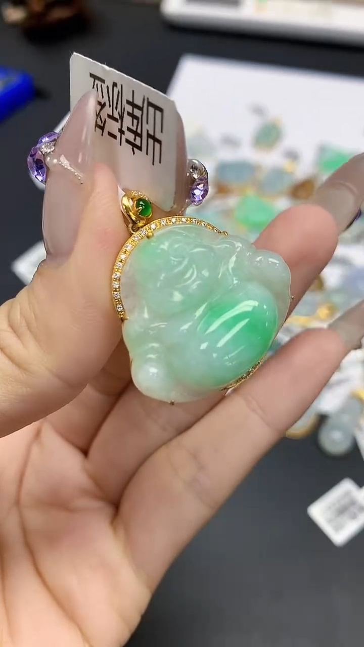 翡翠18K金镶嵌颈饰天然翡翠A货