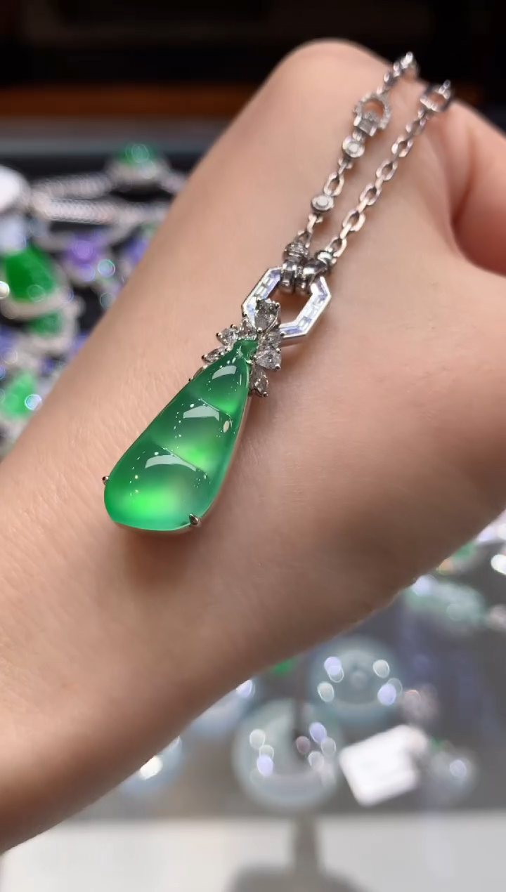 翡翠18K金镶嵌套链多***汤A244|98000