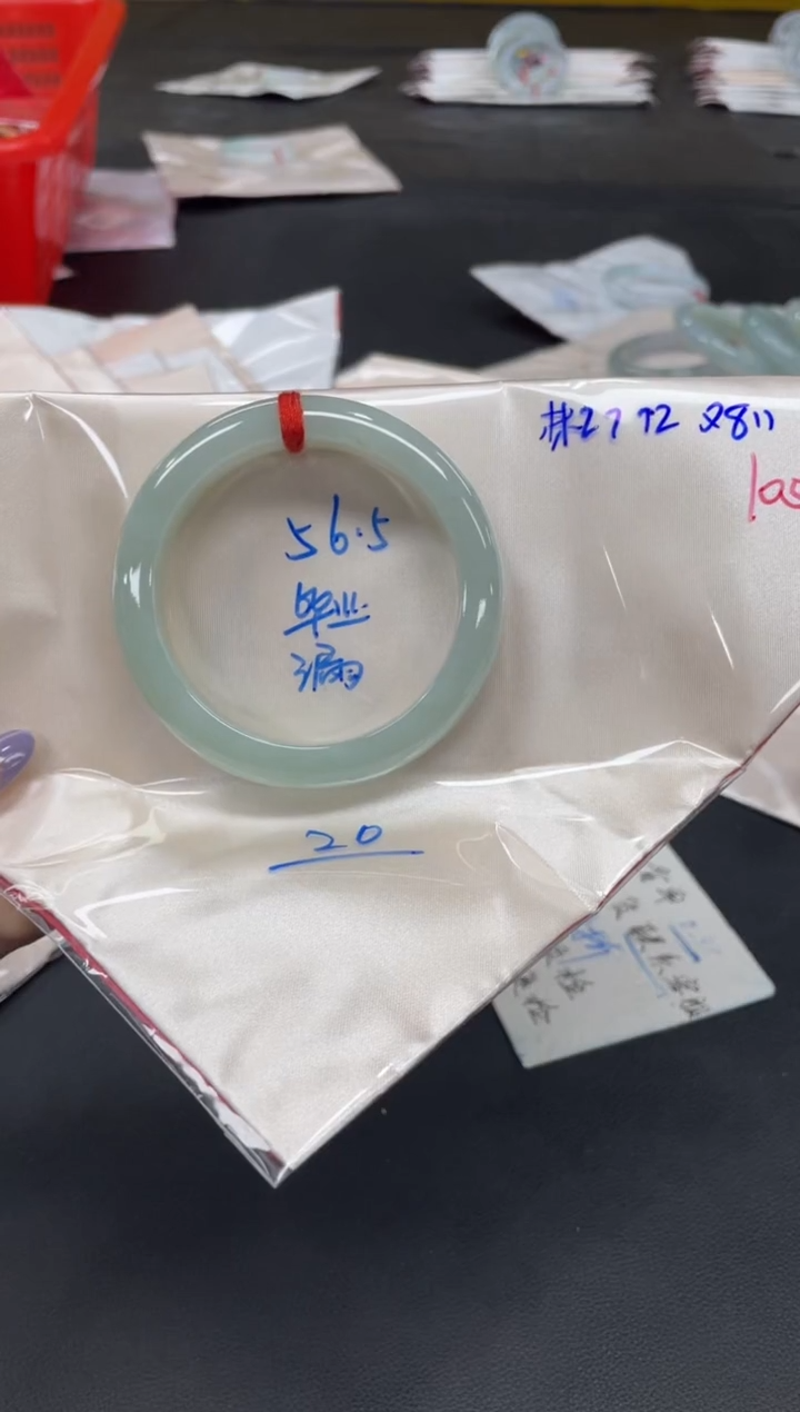 未镶嵌手镯翡翠翡翠手镯