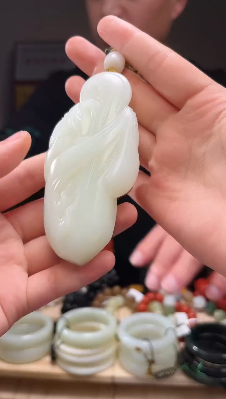 颈饰未镶嵌和田玉蒸***！手把件