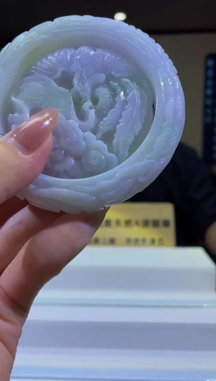 翡翠未镶嵌颈饰MFC042885