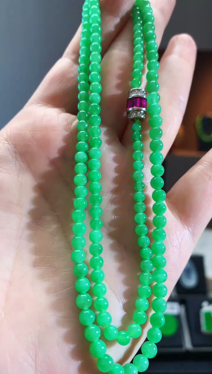 【闪购商品】翡翠吊坠(不含链)未镶嵌绿珠链