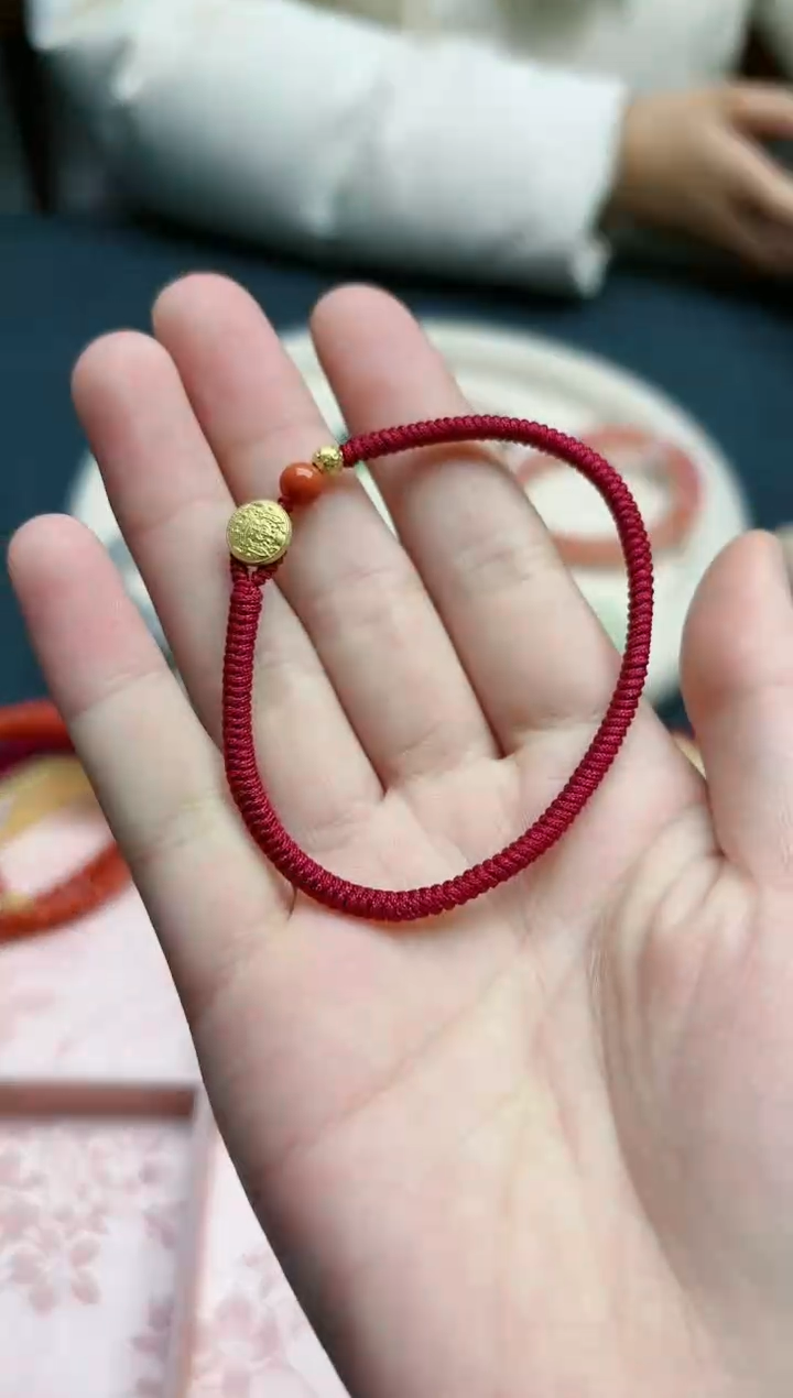 【闪购商品】18K金手饰18k金扎基红手绳*1 ZX