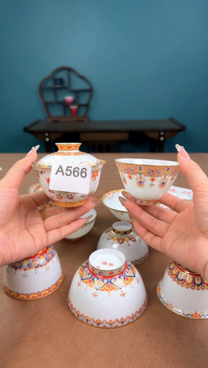 O**Oa566珐琅彩微瑕薄胎套组！
