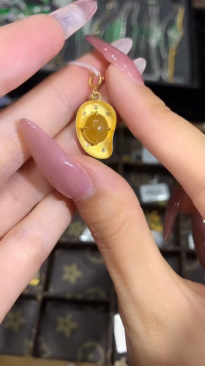 【闪购商品】翡翠吊坠(不含链)18K金镶嵌吊坠zyl