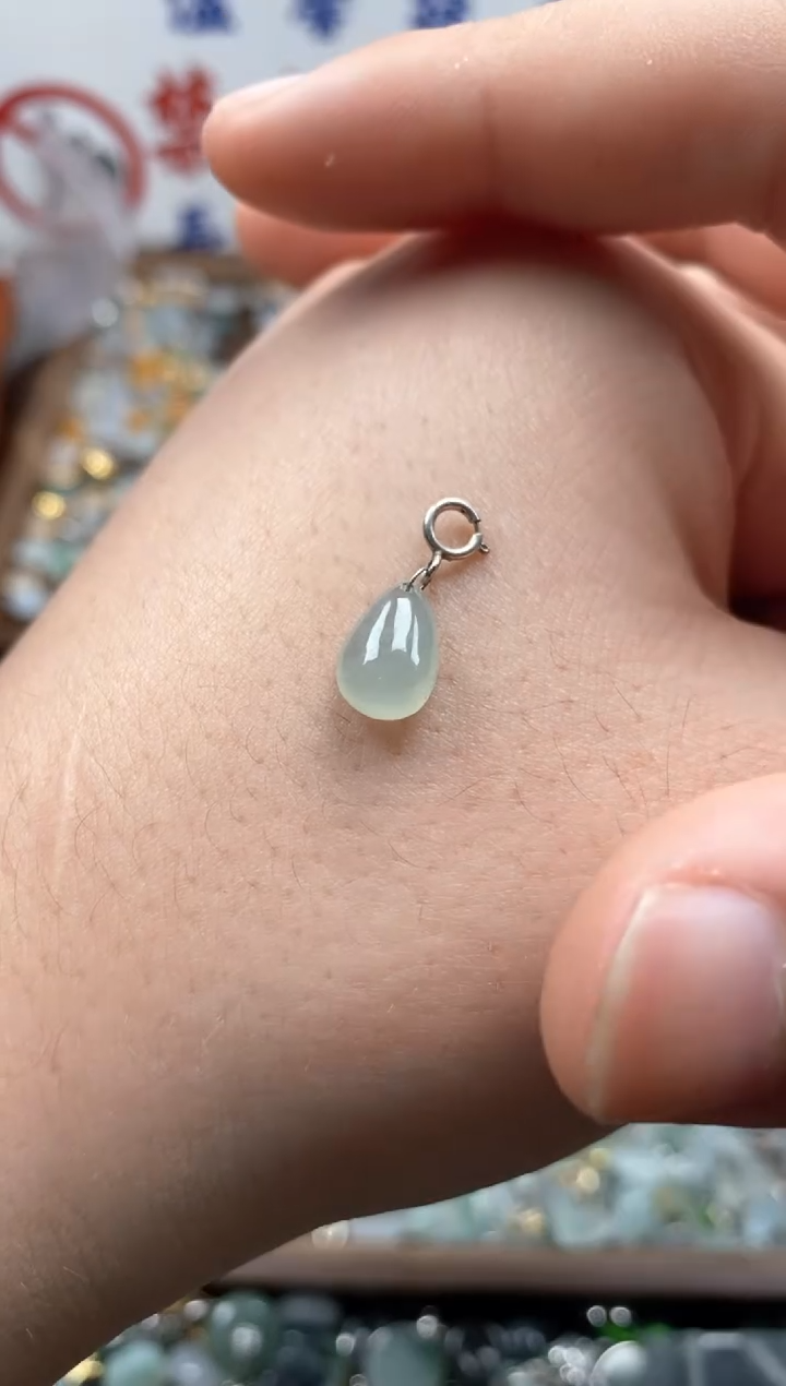 【闪购商品】翡翠颈饰未镶嵌哥哥