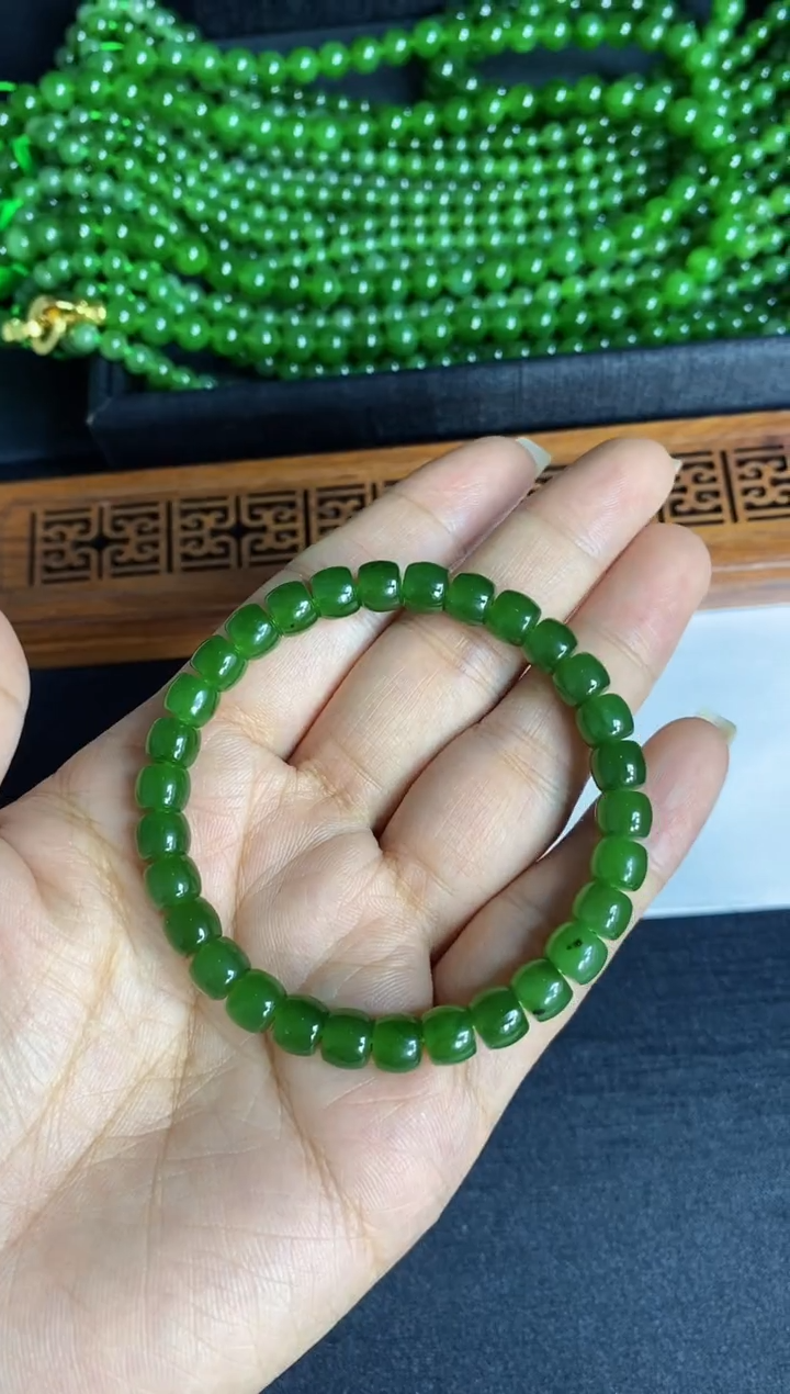 未镶嵌手串和田玉（碧玉）菠菜绿直切手串