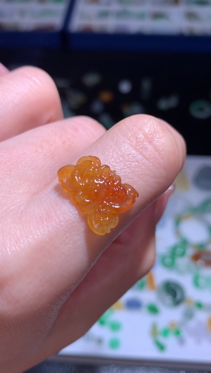 未镶嵌定制翡翠莲花