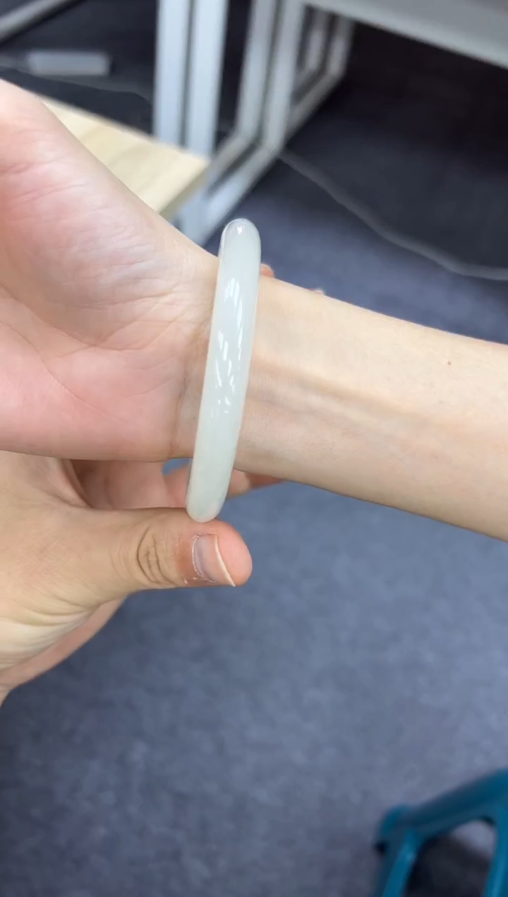 未镶嵌手镯和田玉60.5  450