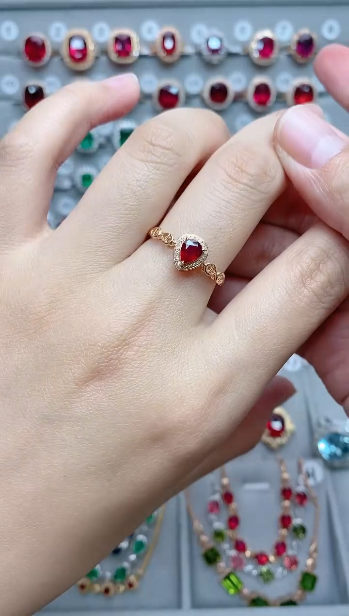 【闪购商品】红宝石18K金戒指18K金镶嵌.