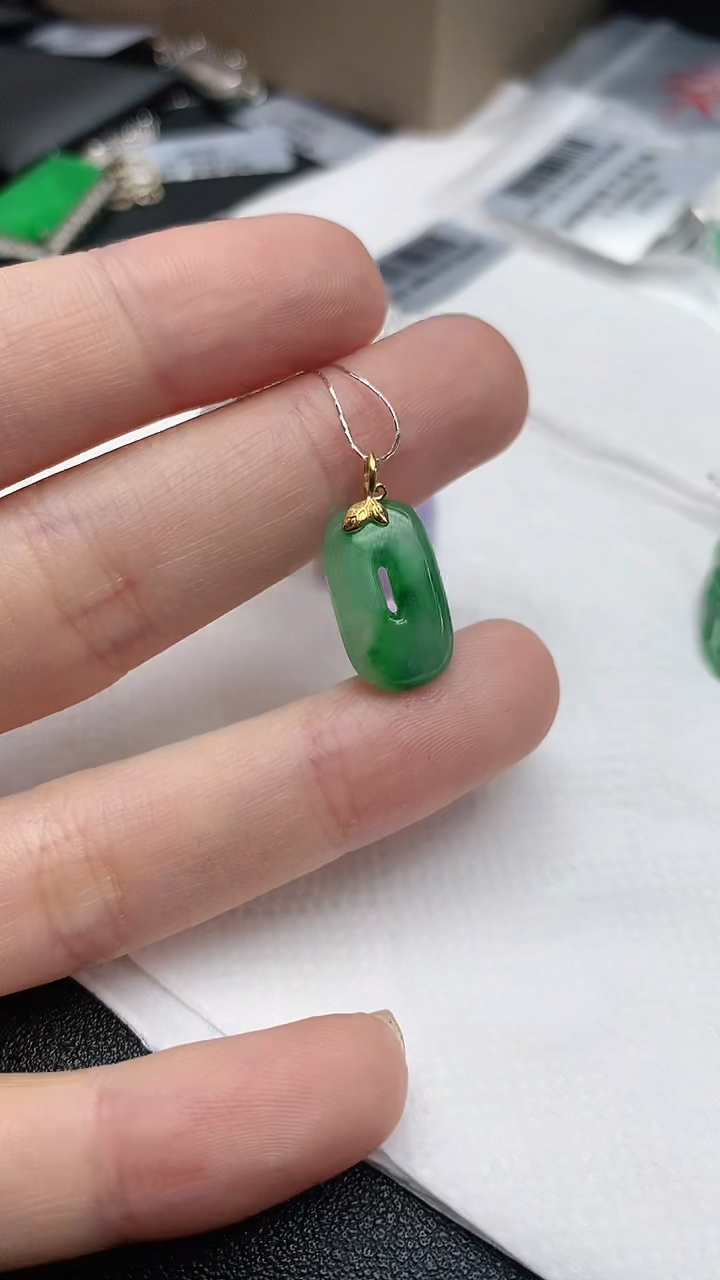 【闪购商品】翡翠颈饰18K金镶嵌赠礼盒证书