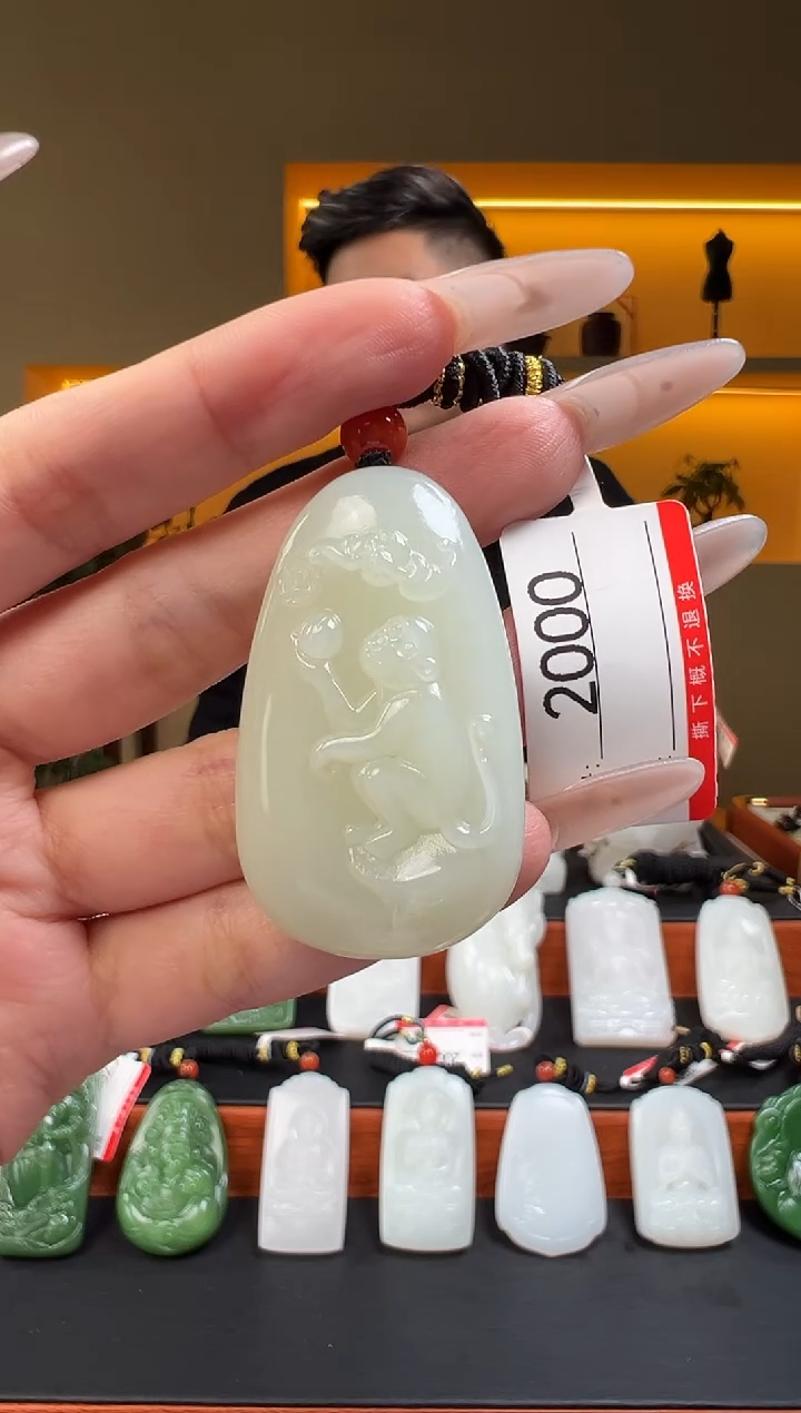 颈饰未镶嵌和田玉1