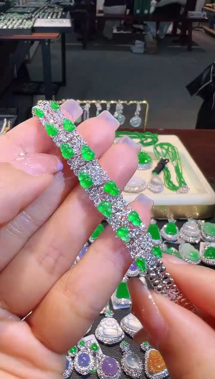 【闪购商品】翡翠手链18K金镶嵌翡翠