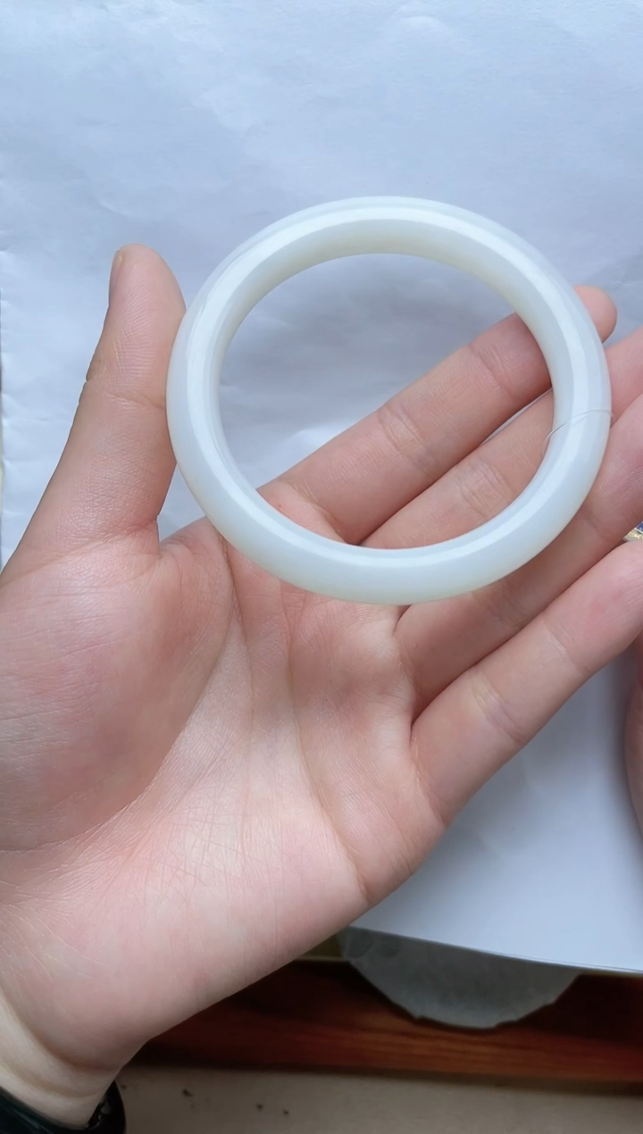 【闪购商品】和田玉手镯未镶嵌56/57圈kk