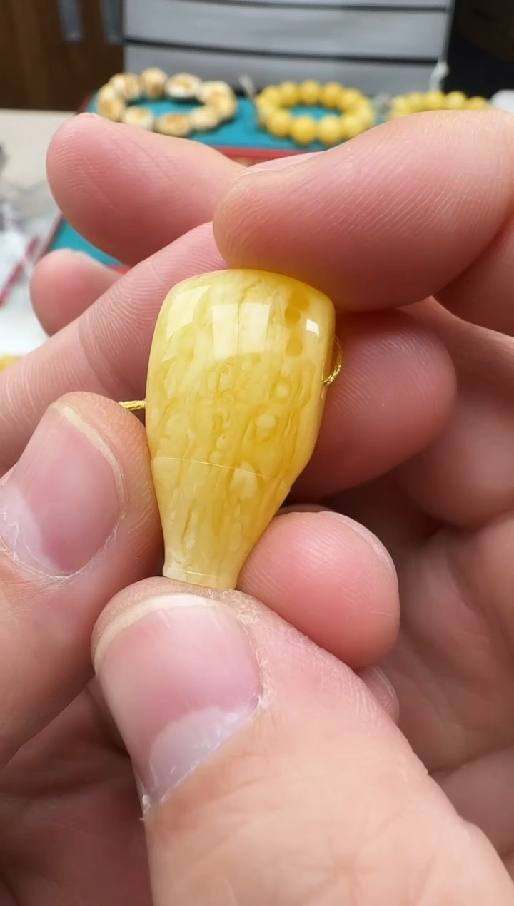 琥珀未镶嵌珠宝奇石HZ019