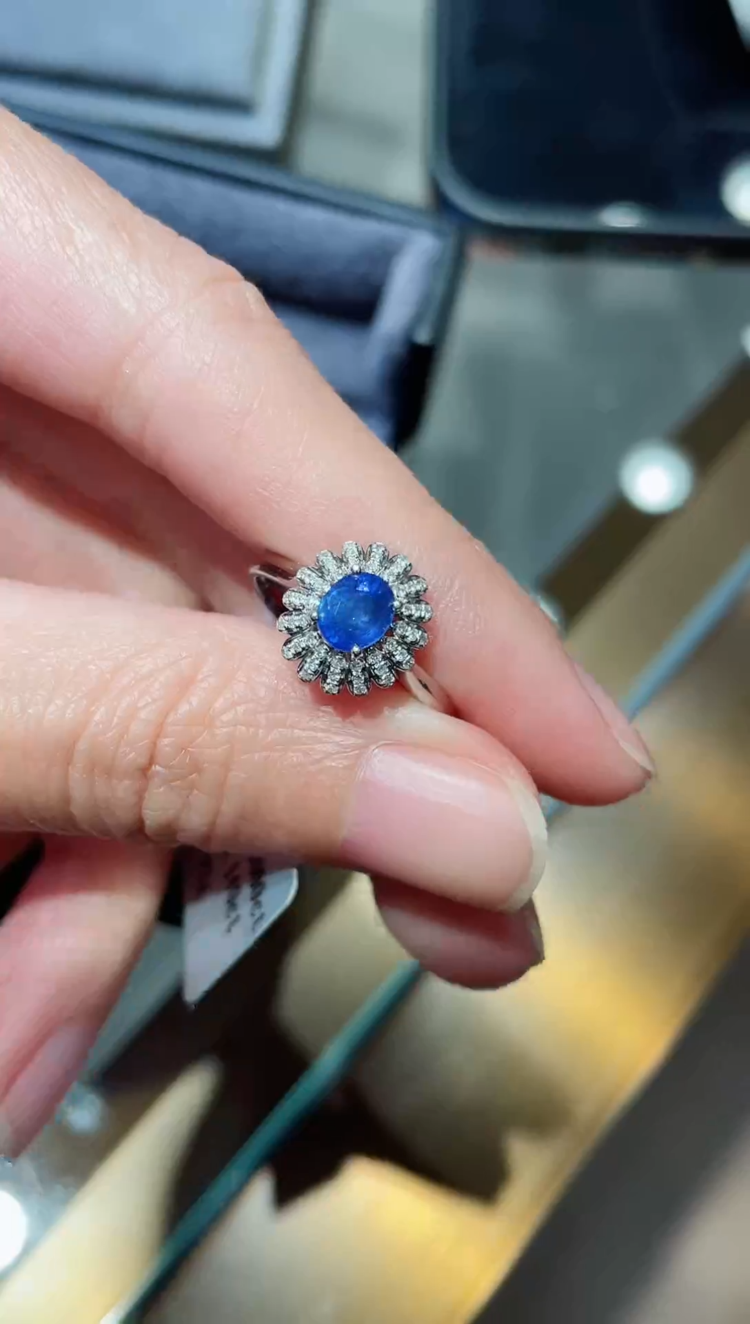 【闪购商品】蓝宝石戒指18K金镶嵌1ct