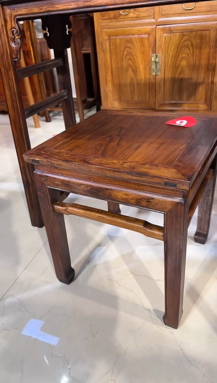 【闪购商品】木木艺黄花梨花纹方凳798.8888