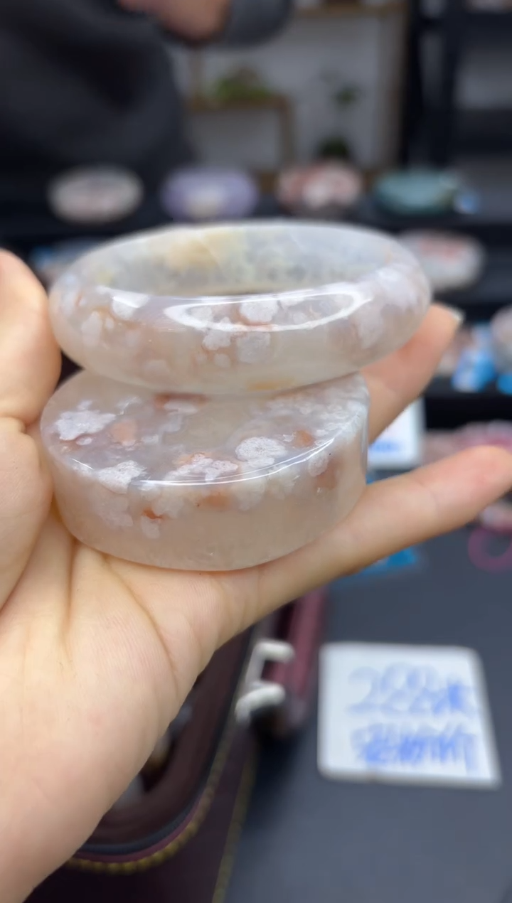 【闪购商品】石英质玉手镯未镶嵌A70(62圈赠送镯心)