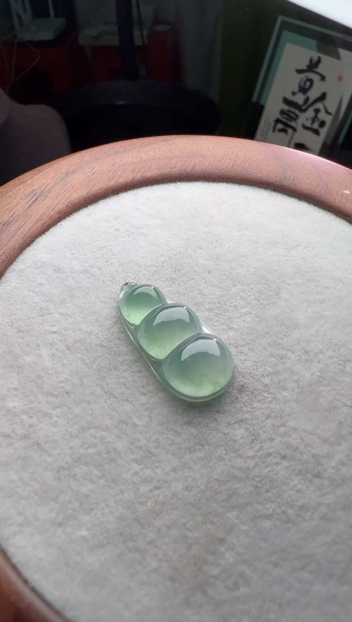 未镶嵌定制翡翠白***糖冰晴福豆