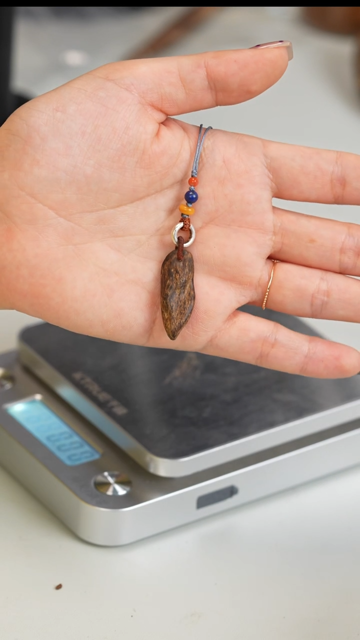 沉香沉香碎屑菲律宾莱特沉水手机挂 1.2g