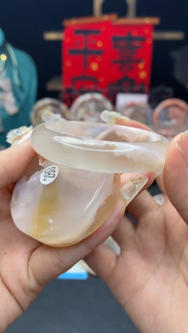 【闪购商品】石英质玉手镯（圆镯）未镶嵌53