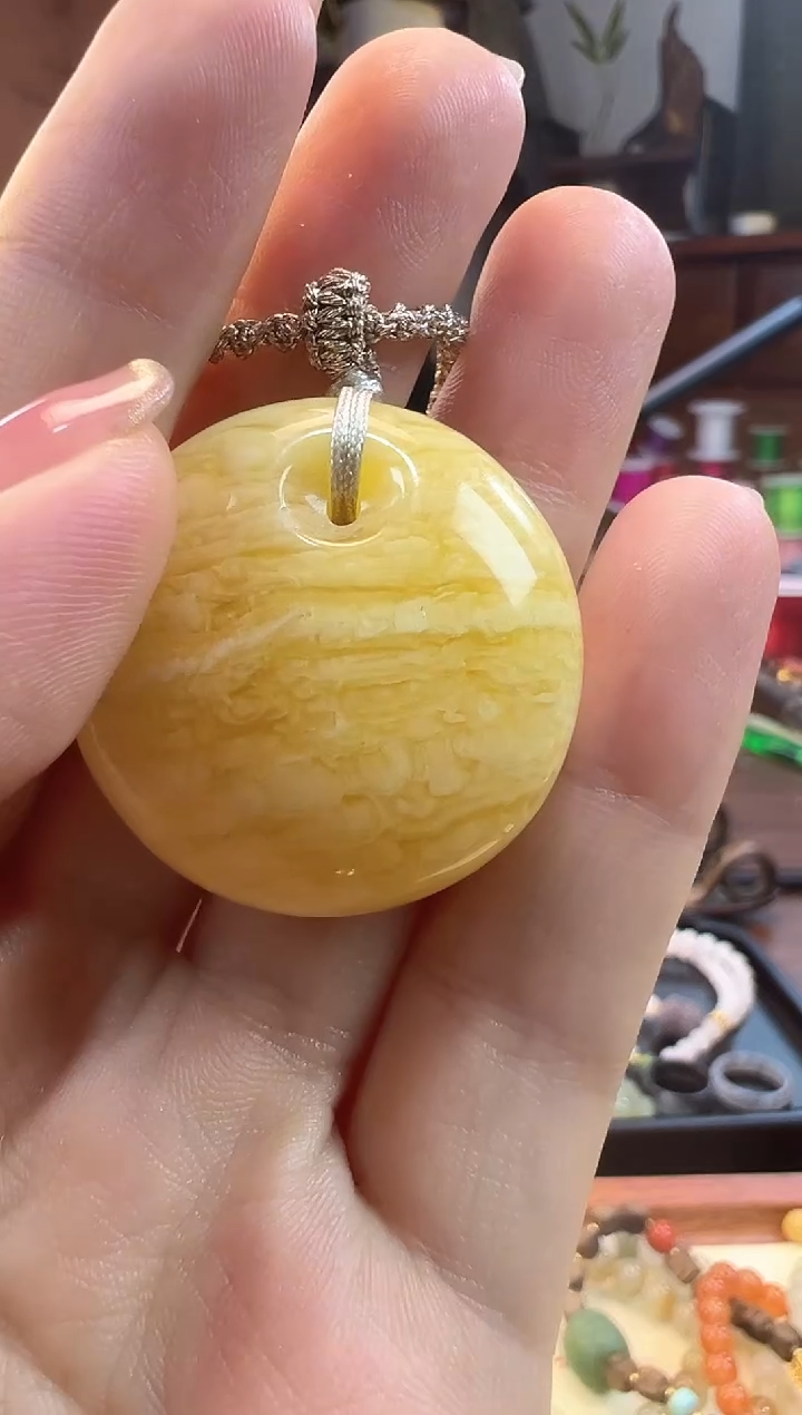 蜜蜡吊坠(赠链)未镶嵌蜜蜡