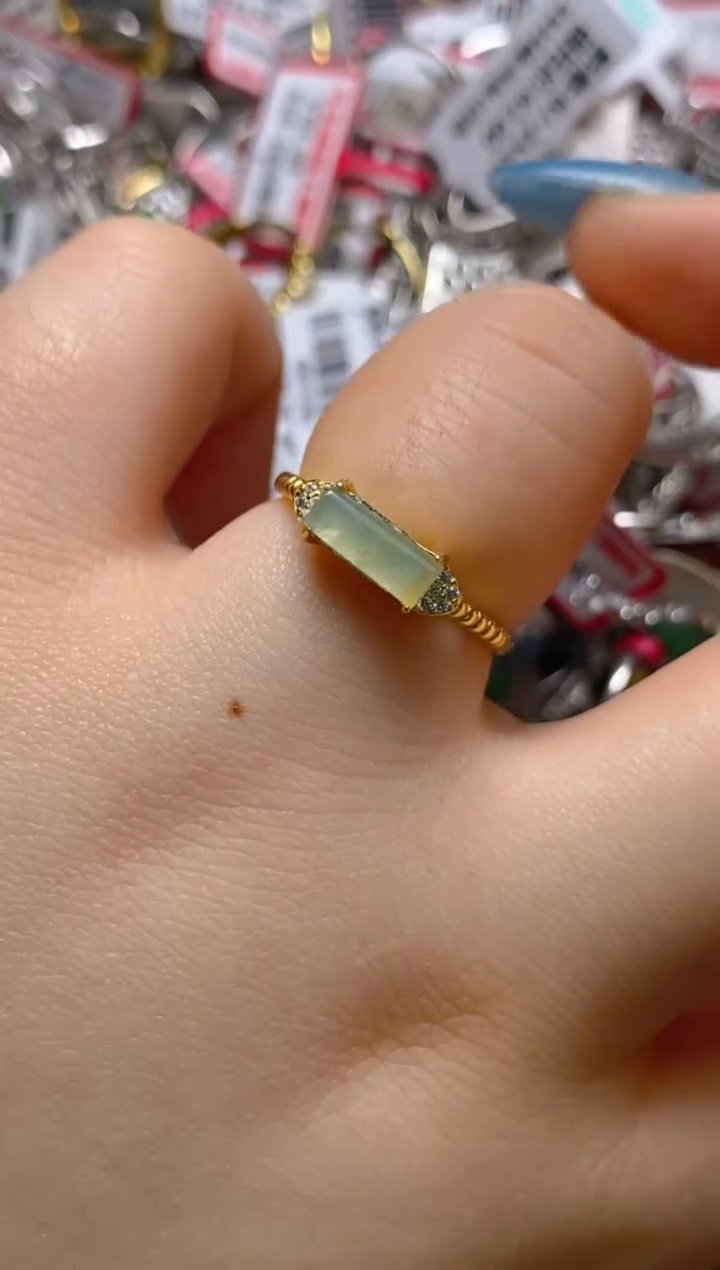 银S925镶嵌戒指翡翠百内无证书