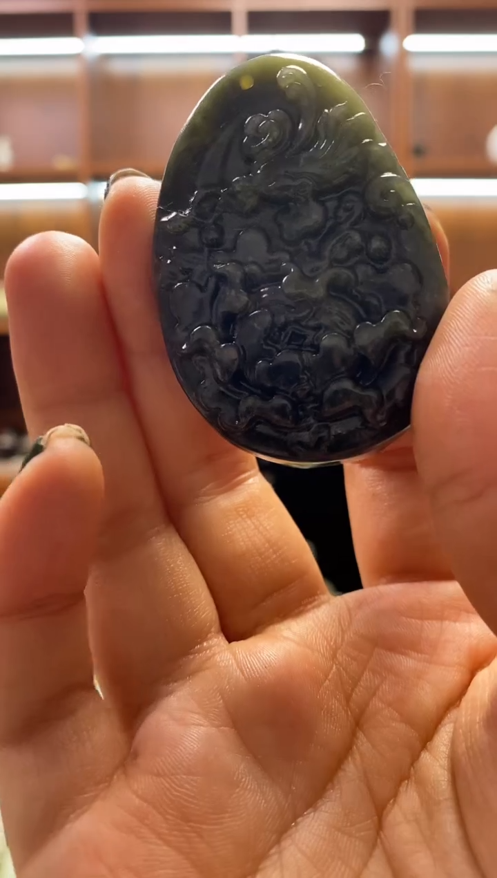 未镶嵌岫玉挂件 