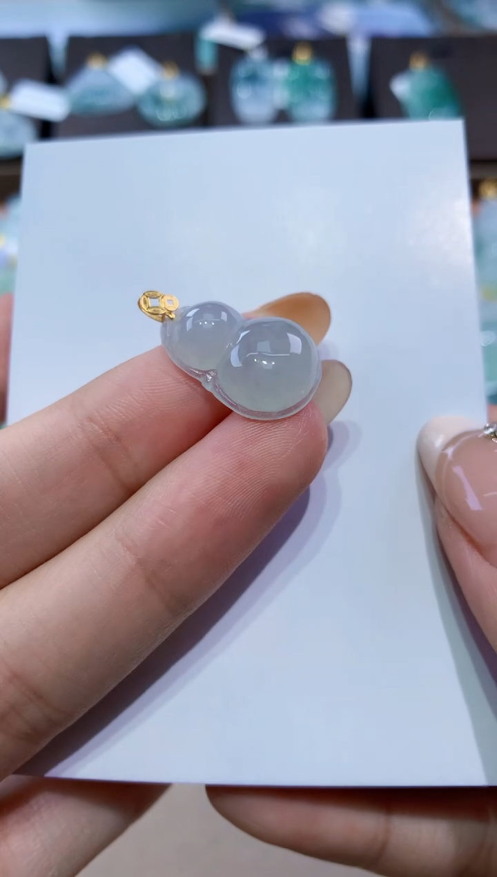 颈饰18K金镶嵌翡翠天然缅甸翡翠A货挂件 