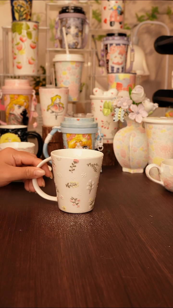 陶景德镇手绘的杯子 