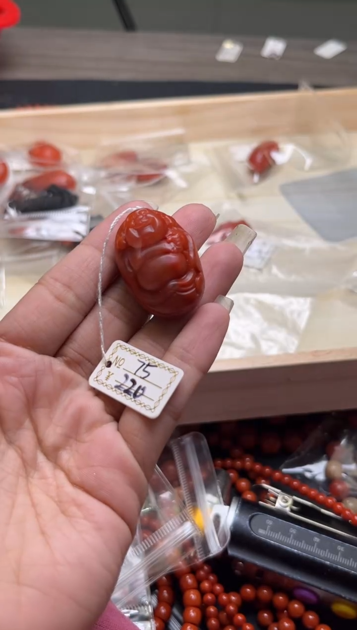 【闪购商品】南红玛瑙珠宝奇石未镶嵌75