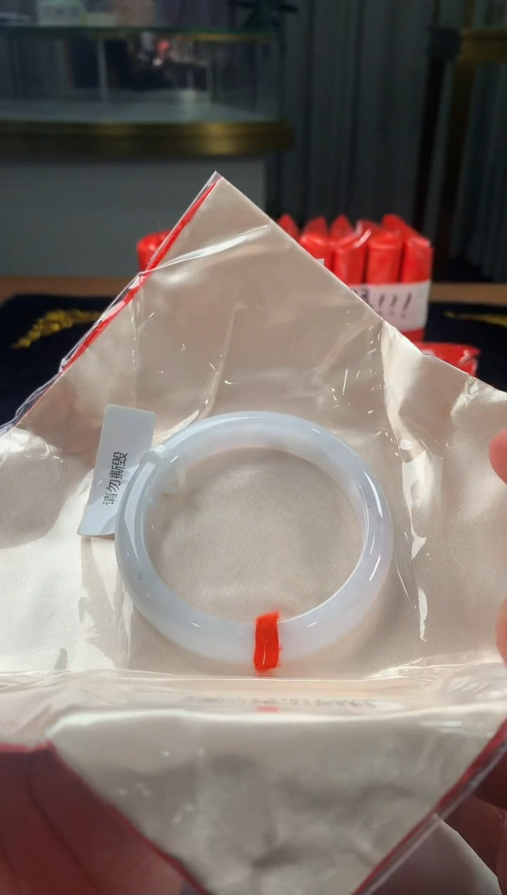 未镶嵌定制翡翠5082毛货不退不换 59-60圈